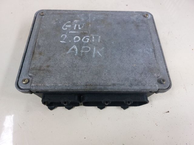 bontott VW GOLF IV Motorvezérlő