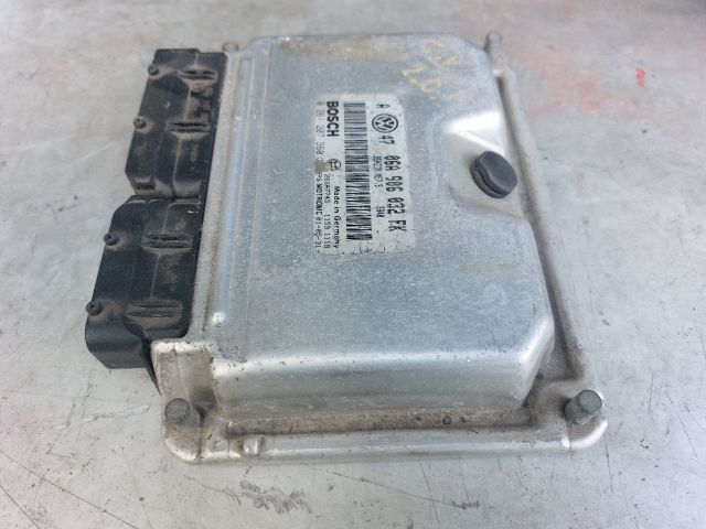 bontott VW GOLF IV Motorvezérlő