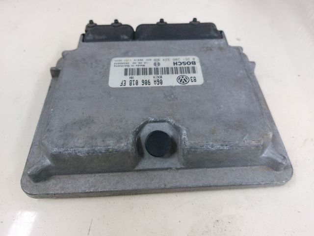 bontott VW GOLF IV Motorvezérlő