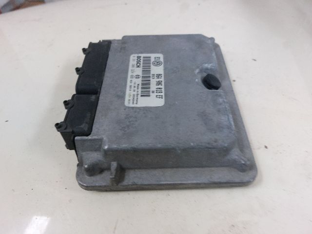 bontott VW GOLF IV Motorvezérlő