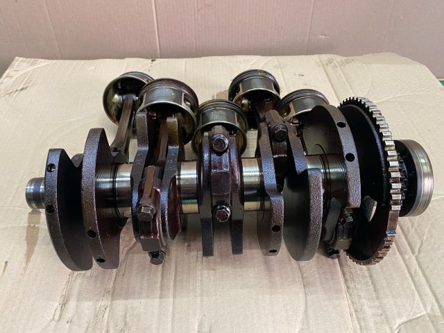 bontott VW GOLF IV Dugattyú, Hajtókar és Főtengely