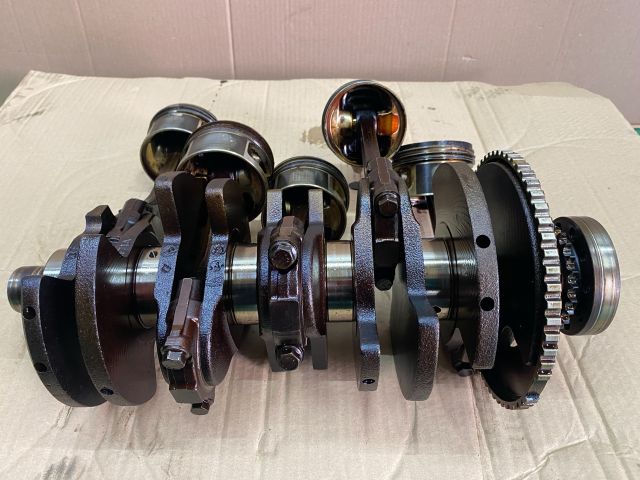 bontott VW GOLF IV Dugattyú, Hajtókar és Főtengely