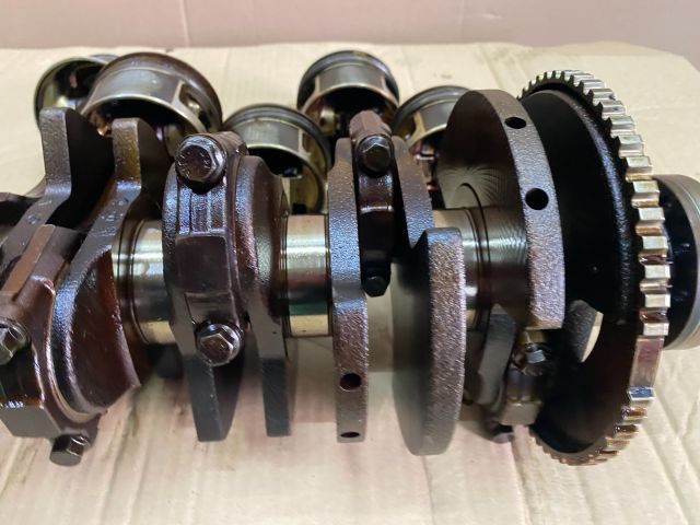 bontott VW GOLF IV Dugattyú, Hajtókar és Főtengely