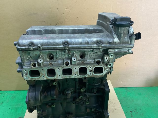 bontott VW GOLF IV Motor (Fűzött blokk hengerfejjel)