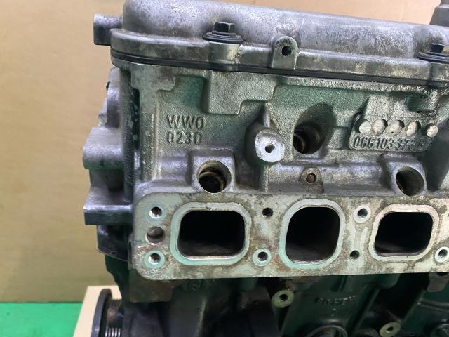 bontott VW GOLF IV Motor (Fűzött blokk hengerfejjel)