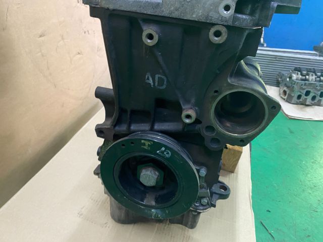 bontott VW GOLF IV Motor (Fűzött blokk hengerfejjel)