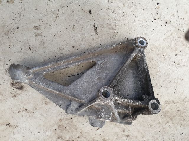 bontott VW GOLF IV Motor Tartó Bak (Fém)