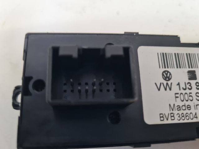 bontott VW GOLF IV Ablakemelő Kapcsoló Négyes / Kettes