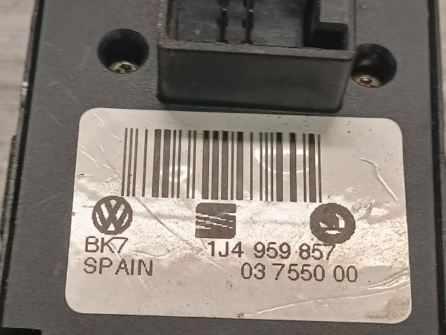 bontott VW GOLF IV Ablakemelő Kapcsoló Négyes / Kettes