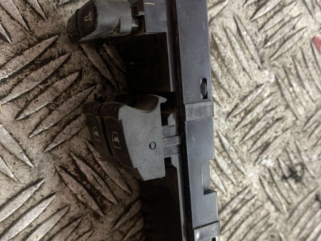 bontott VW GOLF IV Ablakemelő Kapcsoló Négyes / Kettes