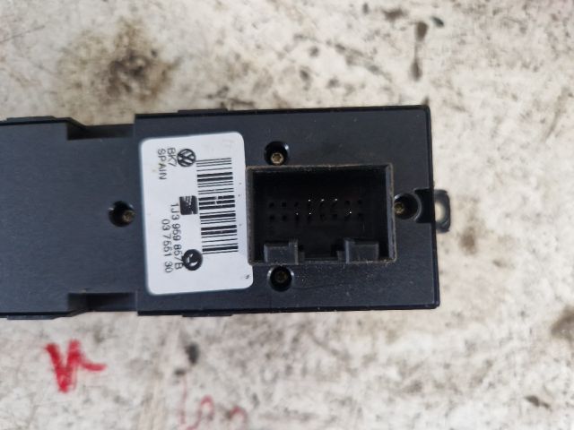 bontott VW GOLF IV Ablakemelő Kapcsoló Négyes / Kettes