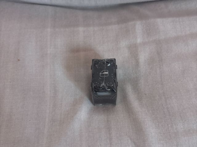 bontott VW GOLF IV Ablakemelő Kapcsoló (Pozíciófüggetlen)