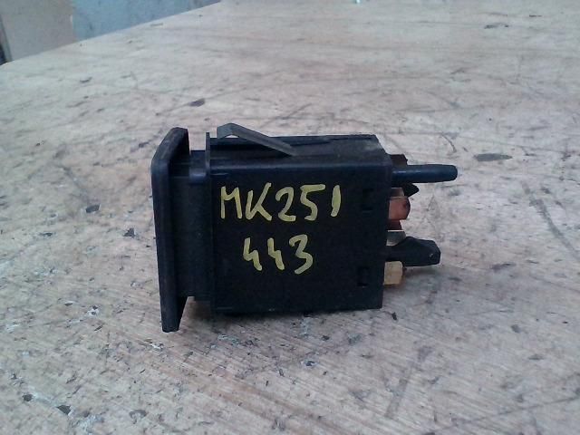 bontott VW GOLF IV Ablakfűtés Kapcsoló