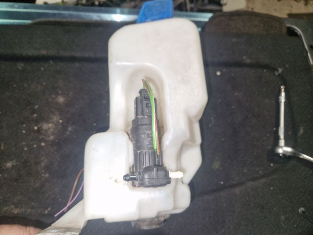 bontott VW GOLF IV Ablakmosó Tartály