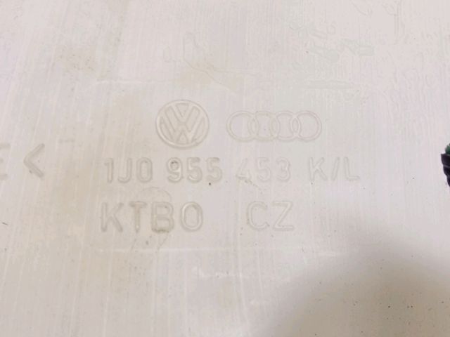 bontott VW GOLF IV Ablakmosó Tartály