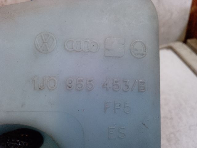 bontott VW GOLF IV Ablakmosó Tartály