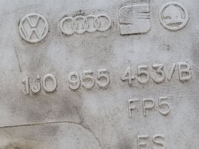 bontott VW GOLF IV Ablakmosó Tartály