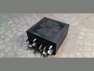 bontott VW GOLF IV Ablaktörlő Relé