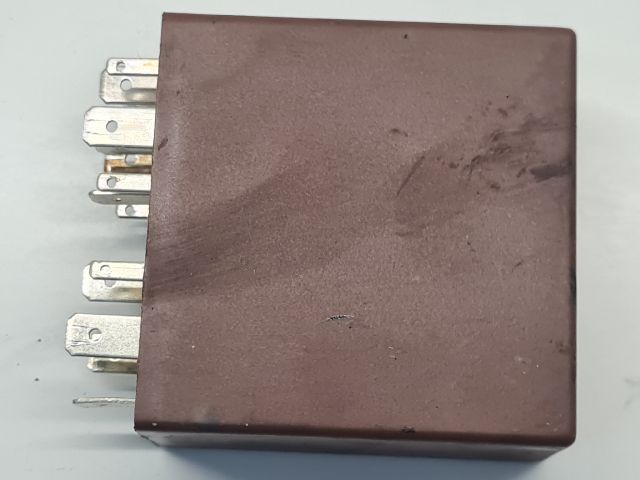 bontott VW GOLF IV Ablaktörlő Relé