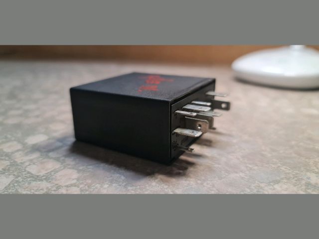 bontott VW GOLF IV Ablaktörlő Relé