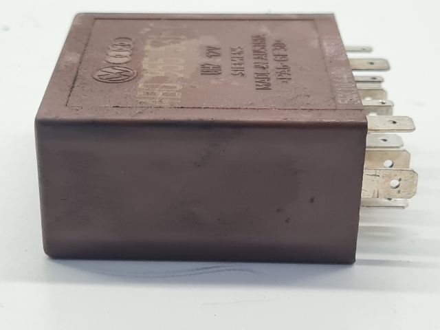 bontott VW GOLF IV Ablaktörlő Relé