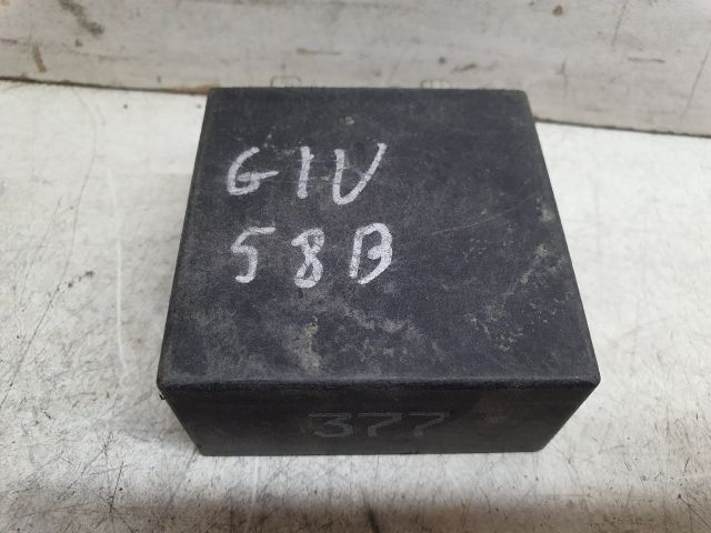 bontott VW GOLF IV Ablaktörlő Relé