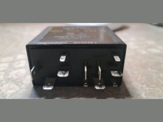 bontott VW GOLF IV Ablaktörlő Relé