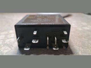 bontott VW GOLF IV Ablaktörlő Relé