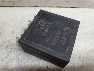 bontott VW GOLF IV Ablaktörlő Relé