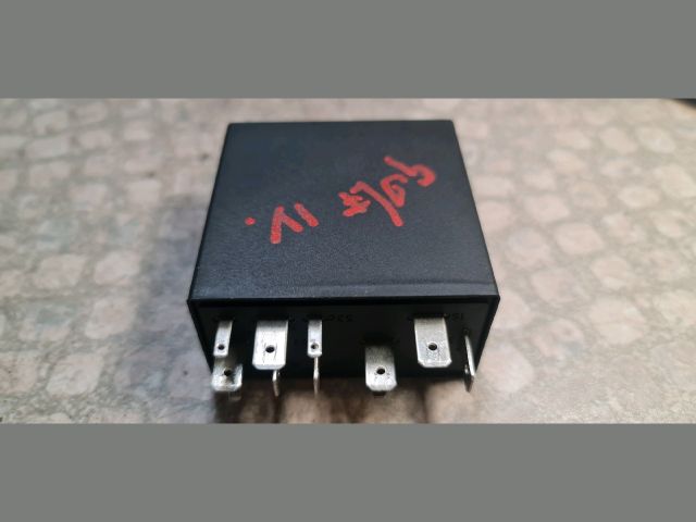 bontott VW GOLF IV Ablaktörlő Relé