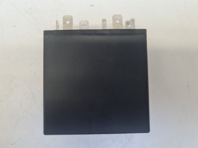 bontott VW GOLF IV Ablaktörlő Relé