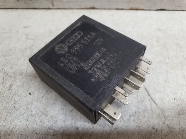 bontott VW GOLF IV Ablaktörlő Relé