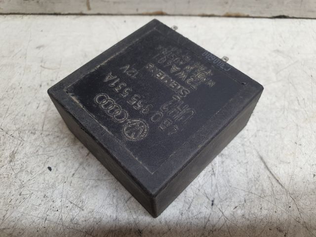 bontott VW GOLF IV Ablaktörlő Relé