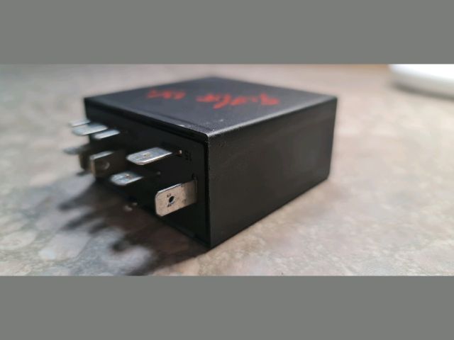 bontott VW GOLF IV Ablaktörlő Relé