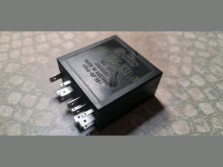 bontott VW GOLF IV Ablaktörlő Relé