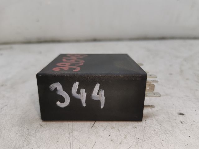 bontott VW GOLF IV Ablaktörlő Relé