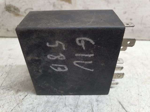 bontott VW GOLF IV Ablaktörlő Relé