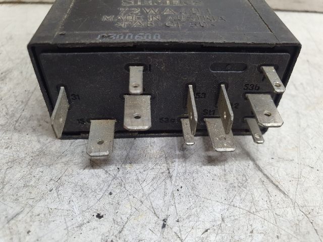 bontott VW GOLF IV Ablaktörlő Relé