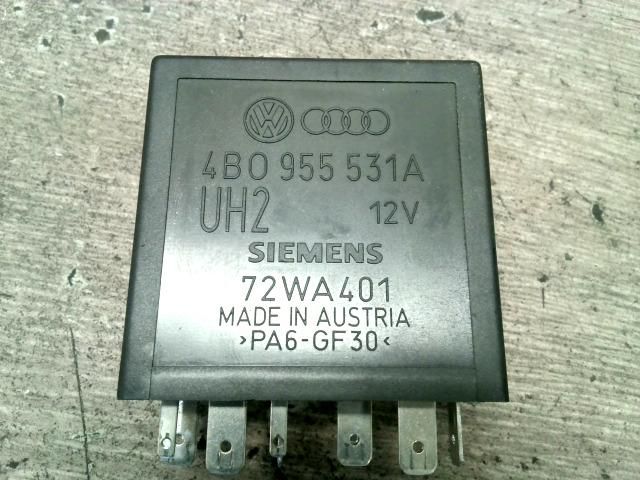 bontott VW GOLF IV Ablaktörlő Relé