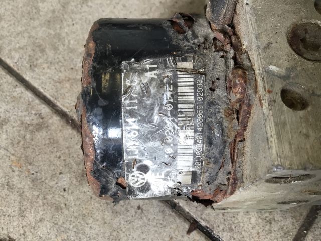 bontott VW GOLF IV ABS Kocka