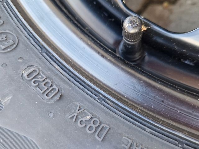 bontott VW GOLF IV Acélfelni Gumival (1 db)