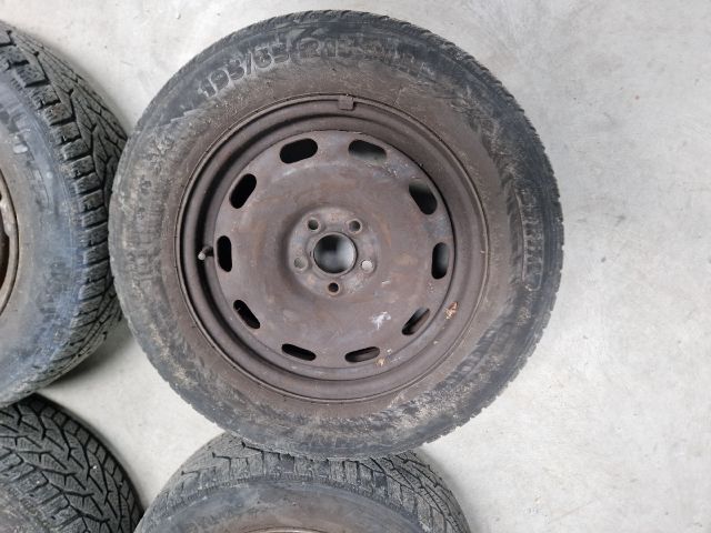 bontott VW GOLF IV Acélfelni Szett Gumival