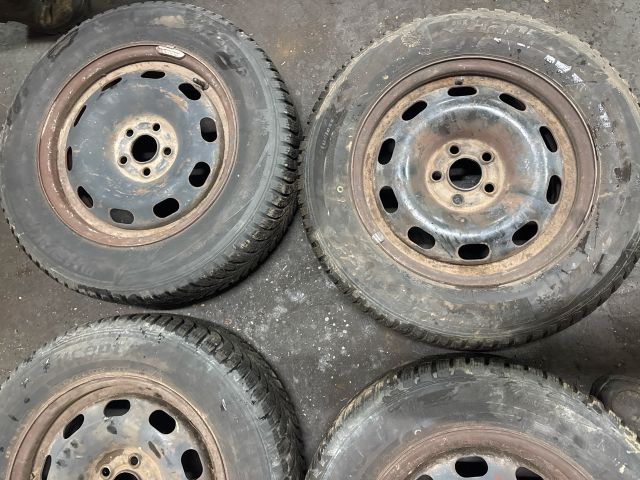 bontott VW GOLF IV Acélfelni Szett Gumival