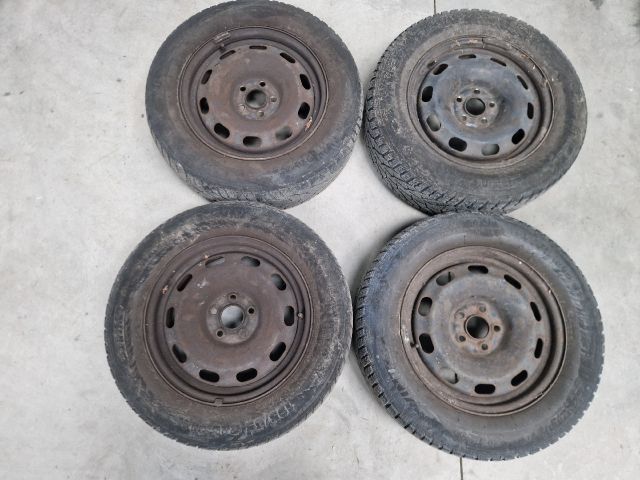 bontott VW GOLF IV Acélfelni Szett Gumival