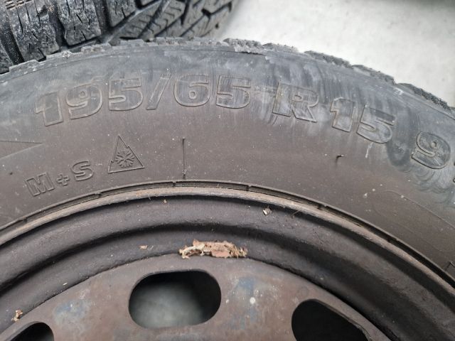 bontott VW GOLF IV Acélfelni Szett Gumival