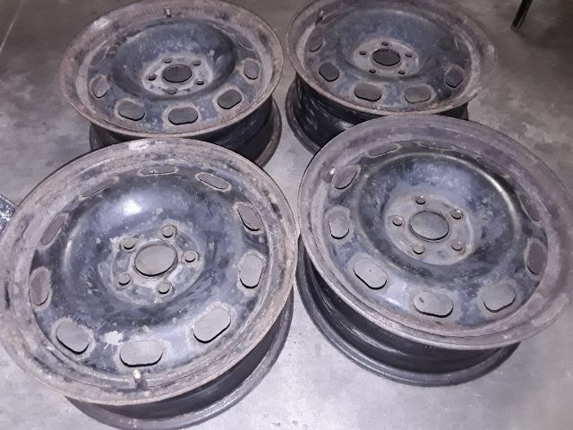 bontott VW GOLF IV Acélfelni Szett