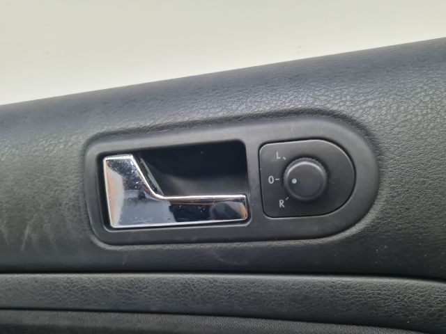 bontott VW GOLF IV Ajtó Kárpit Szett