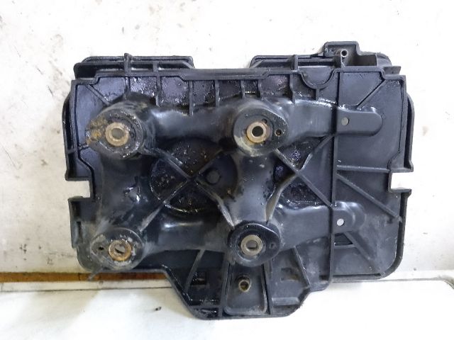 bontott VW GOLF IV Akkumulátor Tartó