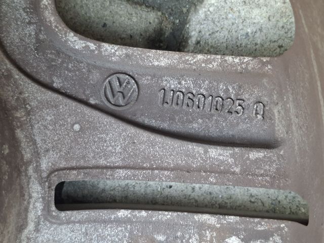 bontott VW GOLF IV Alufelni (1 db)