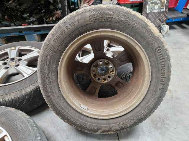 bontott VW GOLF IV Alufelni Szett Gumival